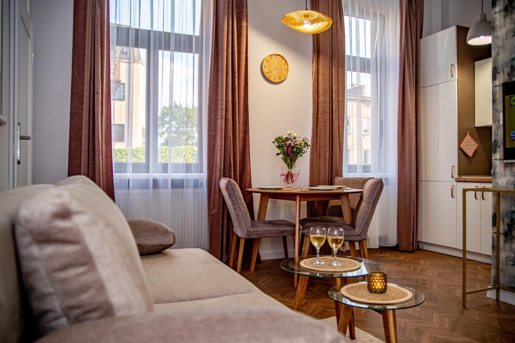 Apartments Czestochowa - Sloneczna Kamienica Exteriör bild